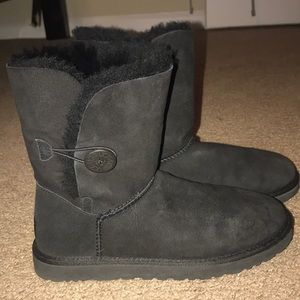 Black Button Uggs